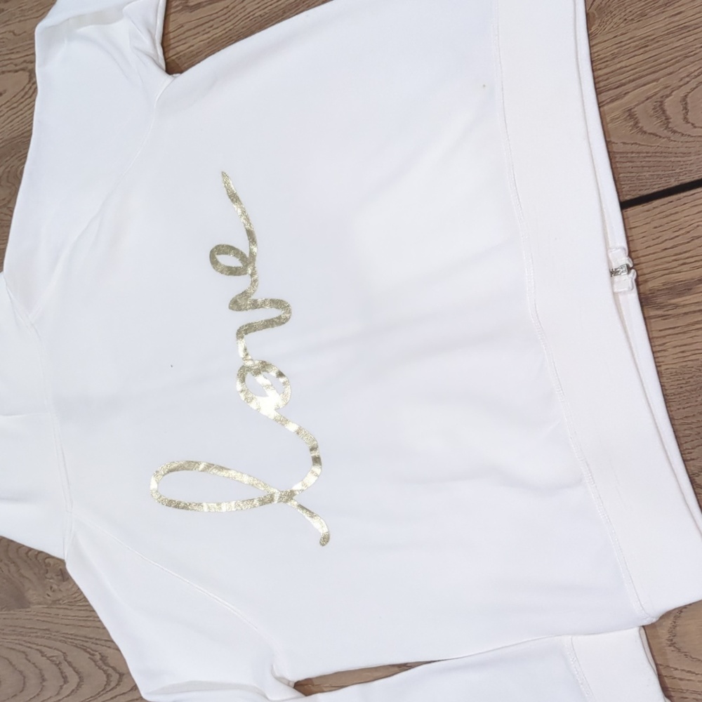 Forever 21 zip up hoodie. Love gold Large
